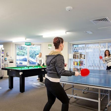 City Lodge Accommodation Auckland Exterior foto The games room at the University of Nottingham's halls of residence