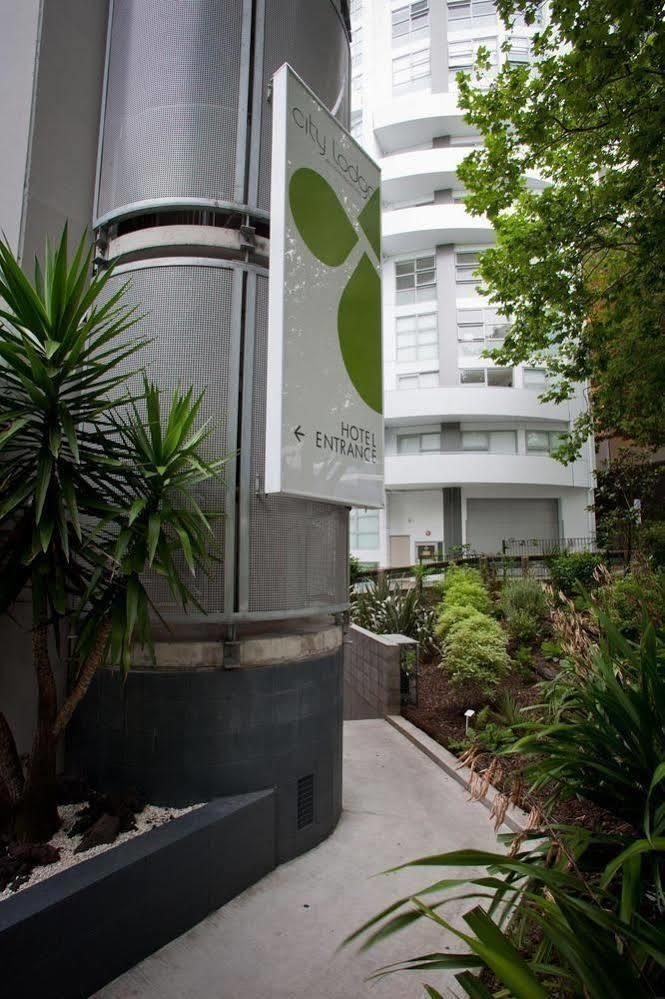 City Lodge Accommodation Auckland Exterior foto Entrance to the hotel