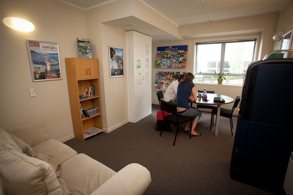 City Lodge Accommodation Auckland Exterior foto The reception area of the hostel